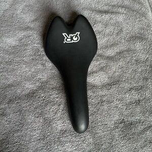 QR bike saddle from triathlon bike never used unisex